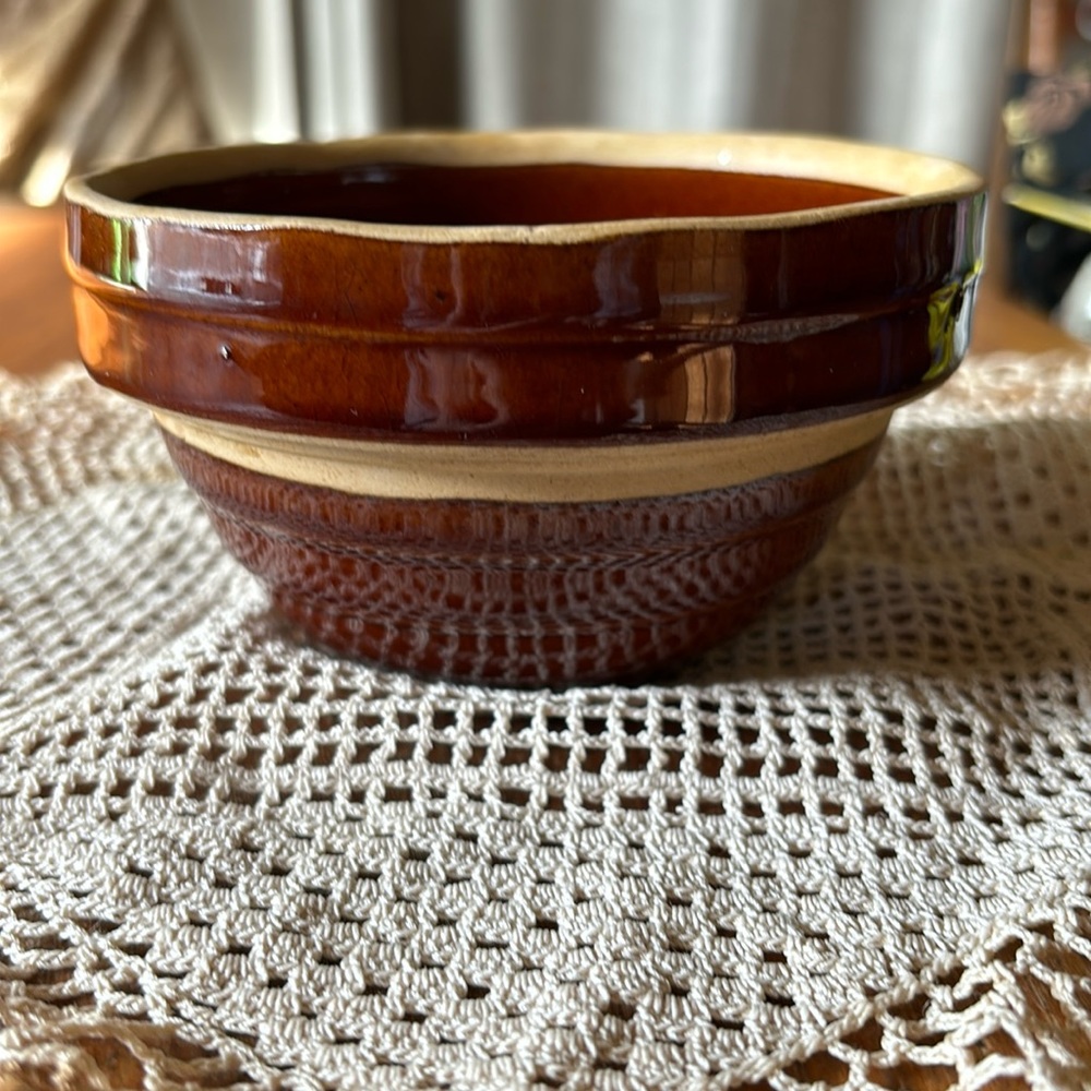 Vintage 1940’s/50’s brown glazed stoneware 5” beehive style serving bowl